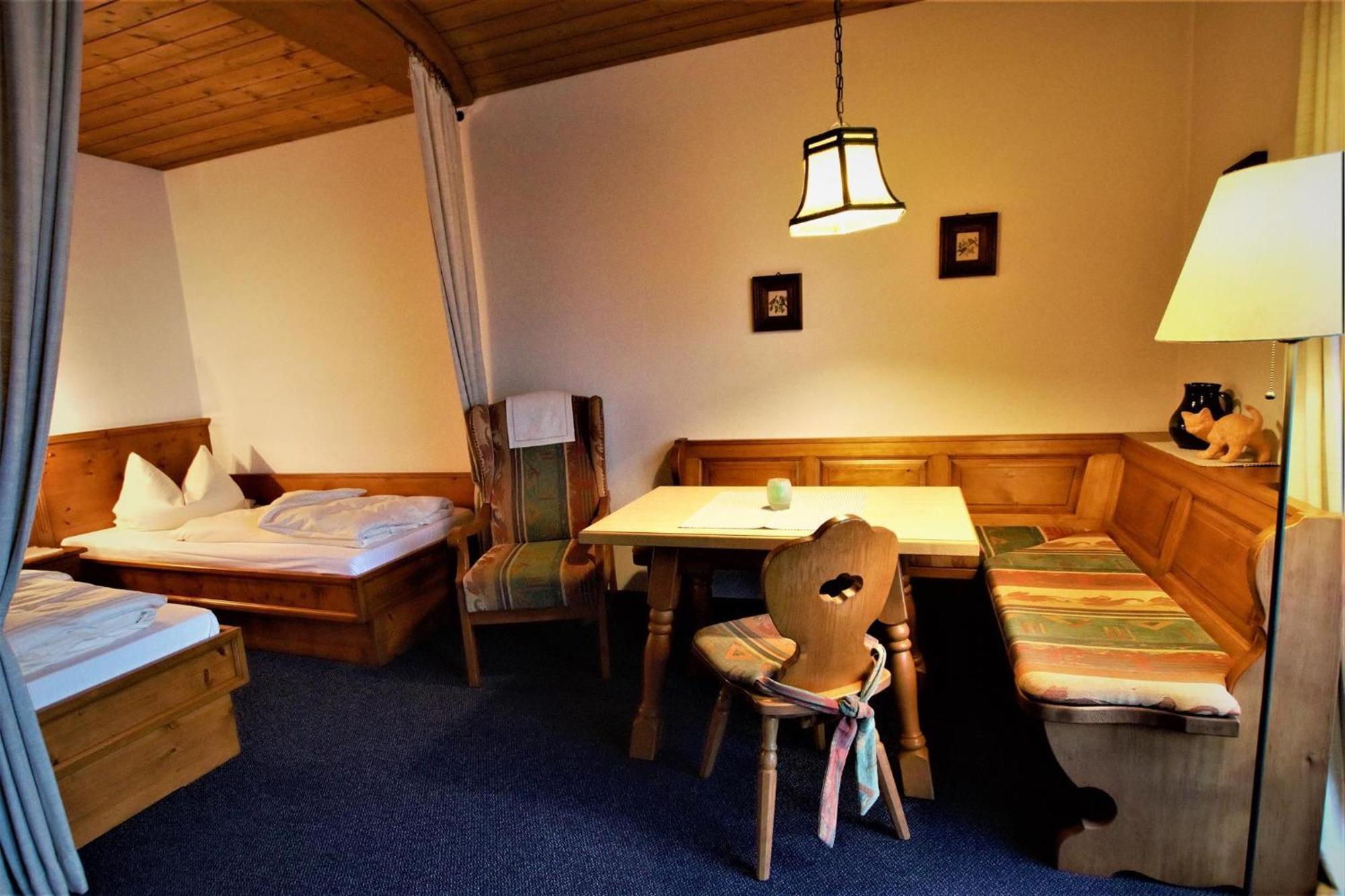 Ferienhaus Waldwinkl Hotel Grainau Room photo